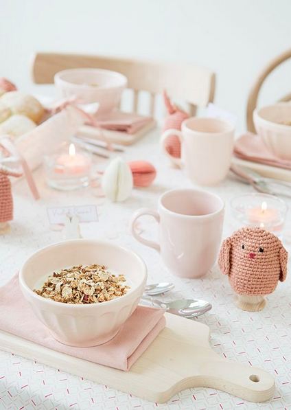 One colour theme from the muesli bowl to your fav egg cosy © dillekamille via Pinterest