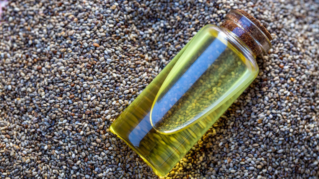Chia Samen Öl enthält wichtige Omega-3-Fettsäuren