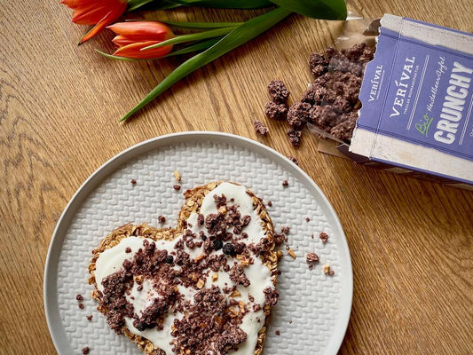 Rezept: Haferflocken-Frühstücksherz mit Heidelbeer-Apfel Crunchy